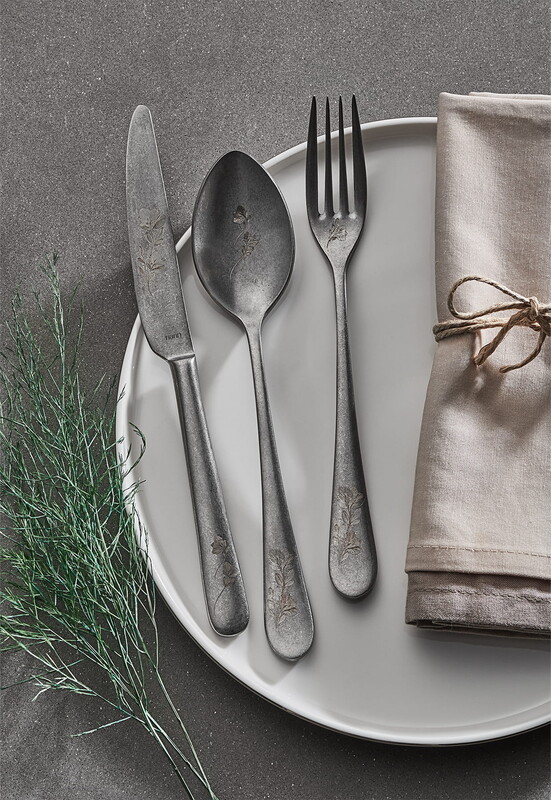  - Epsilon - Retro With Flower Pattern - 18 Pieces Set