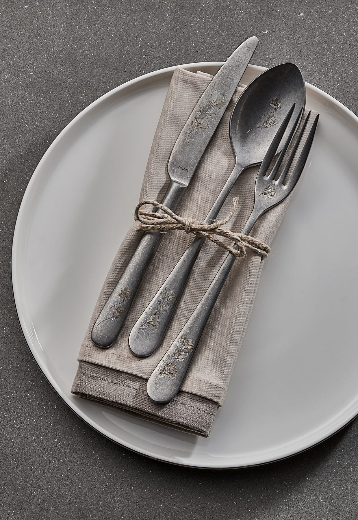 Epsilon - Retro - Flower Pattern - 24 Pieces Set