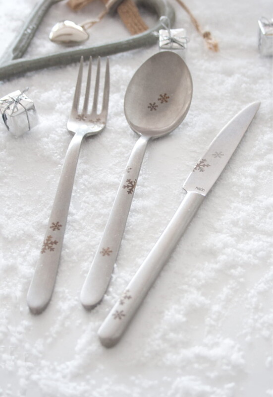  - Plaides - Snowflake - 18 Pieces Set