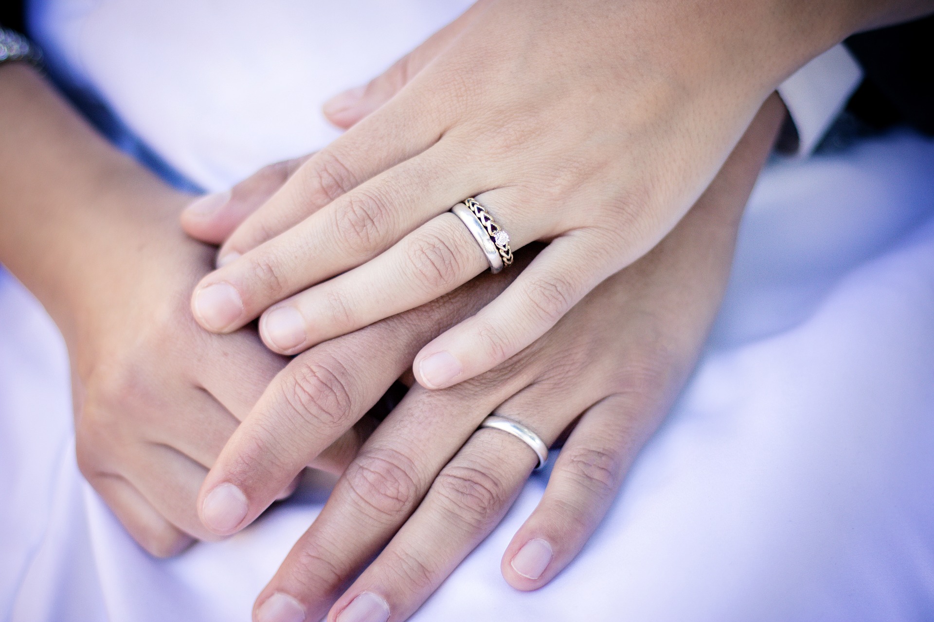 Yeni Evlenen Çiftlere Ev Hediyesi Önerileri